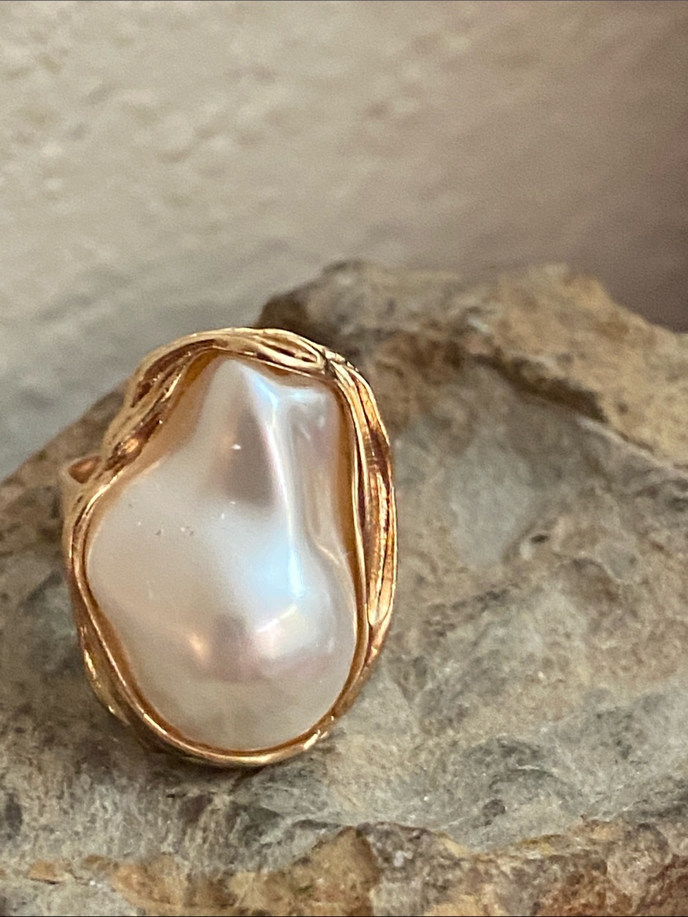 5/$10❤️❤️❤️NEW Gold Tone Faux Pearl Adjustable Ring